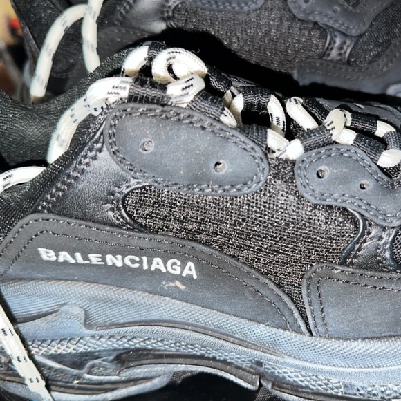 Sneakers - Picture 4 of 6